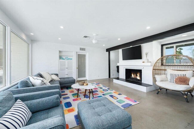 Foto del edificio - 1351 East San Lorenzo Road, Palm Springs, ...