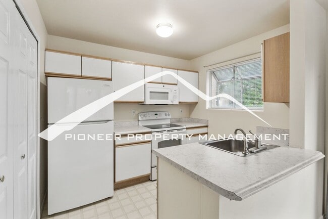 Building Photo - 6162 Colony Cir