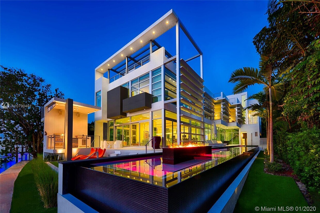 Foto principal - 440 S Hibiscus Dr