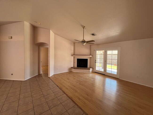 Building Photo - 3 BEDROOM HOME IN THE FOOTHILLS WITH A SPA!