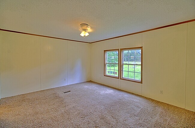 Building Photo - 235 Fleming Loop Rd