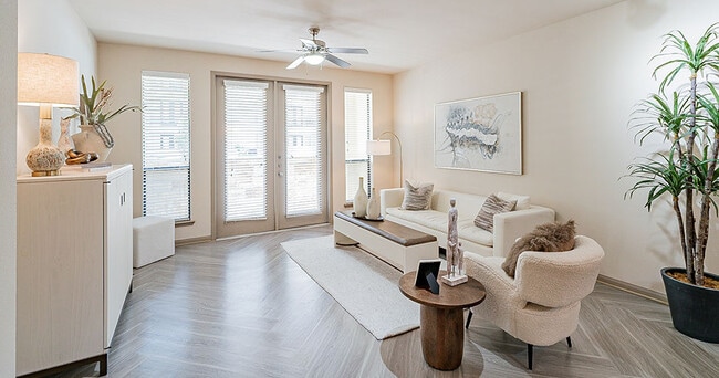 Building Photo - The Residences at Pearland Town Center Apa...