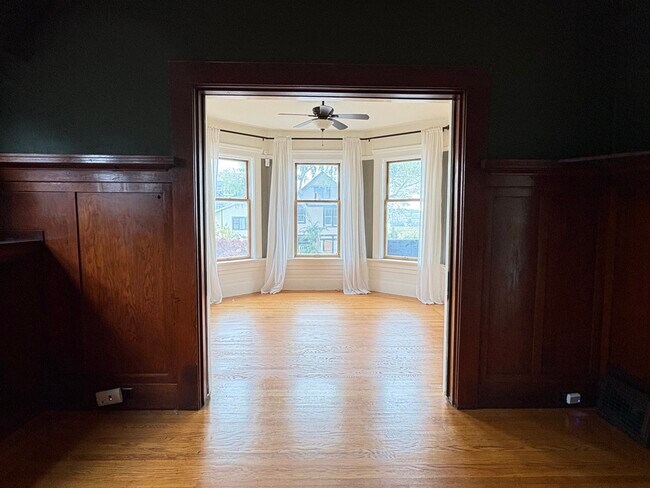 Building Photo - 312 Carolina St