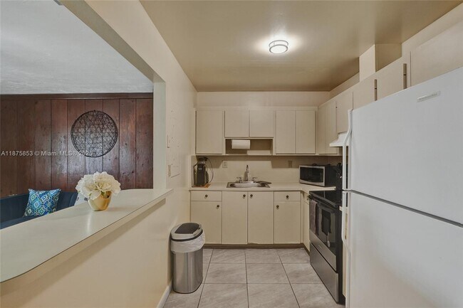 Foto del edificio - 5807 SW 27th St