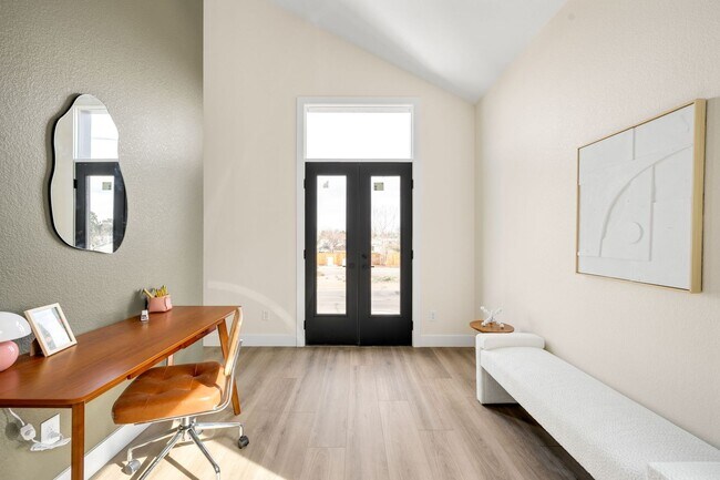 Foto del edificio - Modern 2-Bedroom, 2.5-Bath Townhome in Wes...