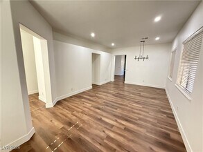 Building Photo - 10024 Pinnacle View Pl