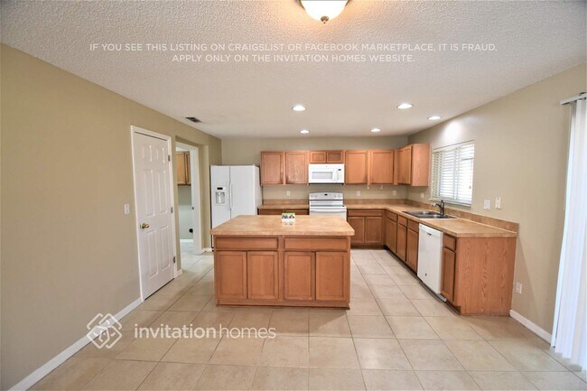 Foto del edificio - 16930 Sunrise Vista Dr