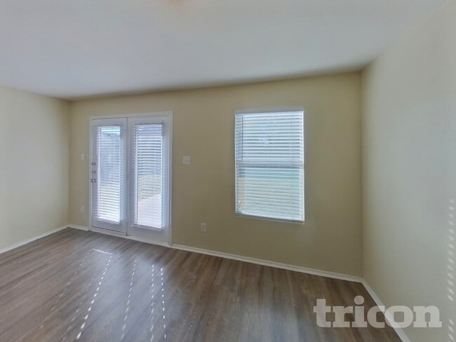 Building Photo - 1712 Vineridge Ln