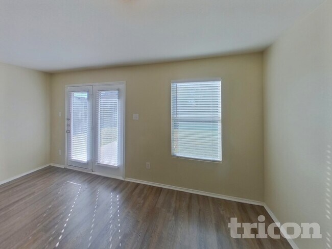 Foto del edificio - 1712 Vineridge Ln