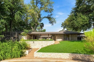 Building Photo - 6102 Cherrylawn Cir