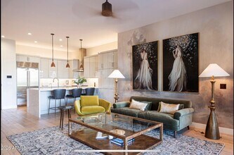 Building Photo - 6166 N Scottsdale Rd