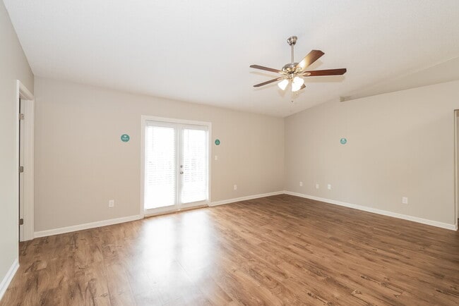 Foto del edificio - 1603 Twin Oak Ln