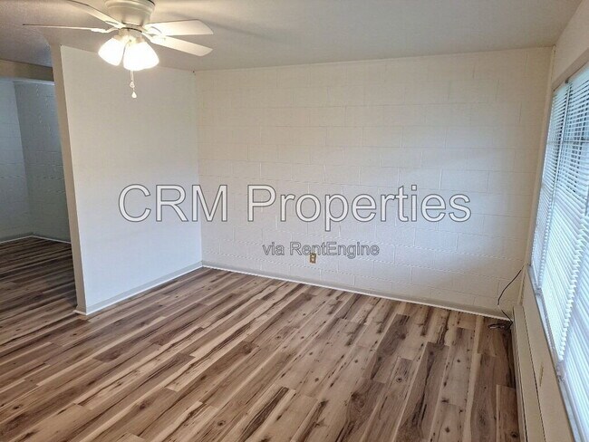 Foto del edificio - 6124 Hillside Ave