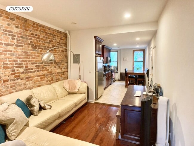 Building Photo - 592 6th Ave