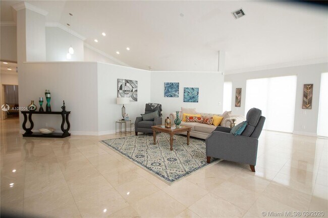 Building Photo - 1495 Lacosta Dr W