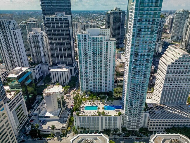 Building Photo - 951 Brickell Ave