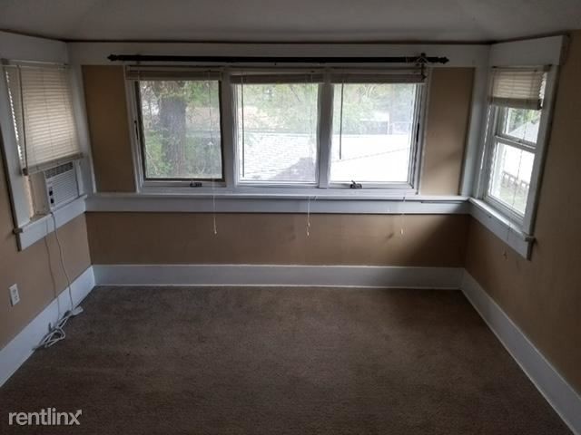 Foto del edificio - 2 br, 1 bath House - 409 W 9th St N