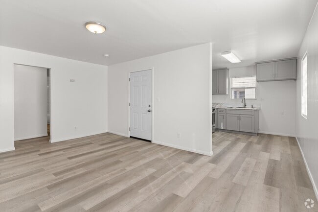 Building Photo - 11116 Berendo Ave