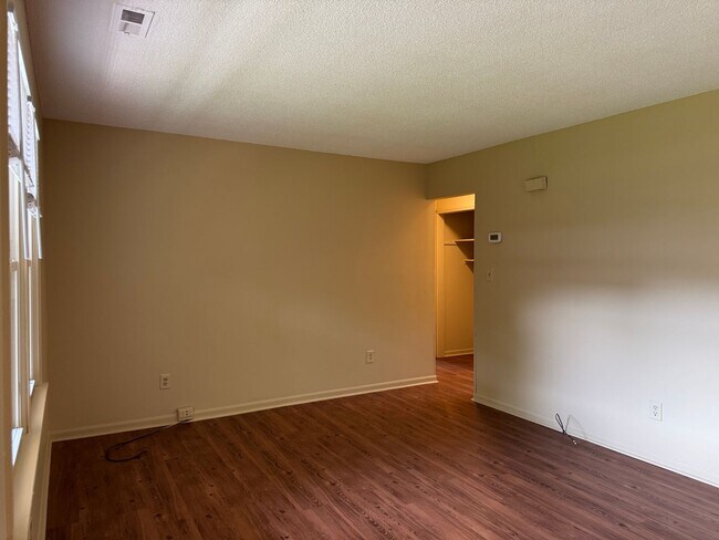 Foto del edificio - Updated Two Bedroom Apartment in Statesville