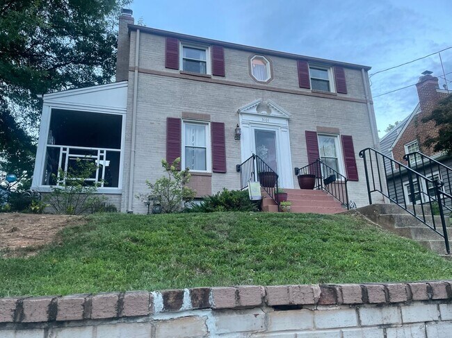 Building Photo - 3101 63rd Ave