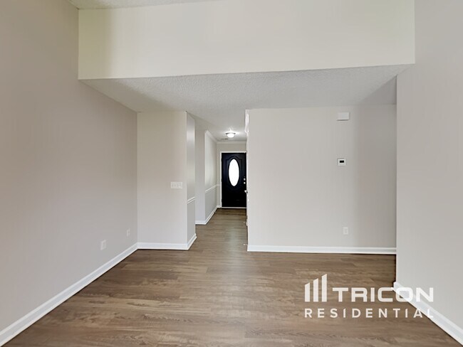 Foto del edificio - 5114 Darby Dr