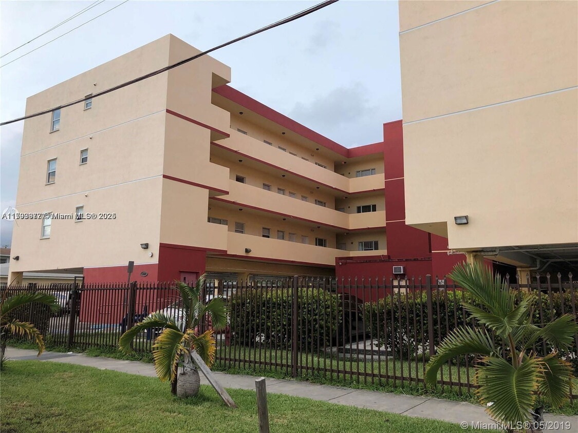 Primary Photo - 1627 NW 18th St