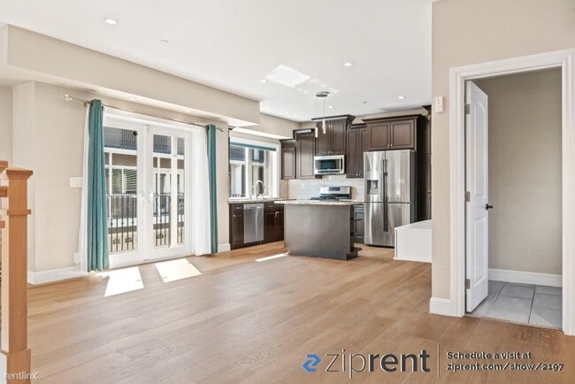 Building Photo - 3 br, 3.5 bath Townhome - 38298 Oracle Com...