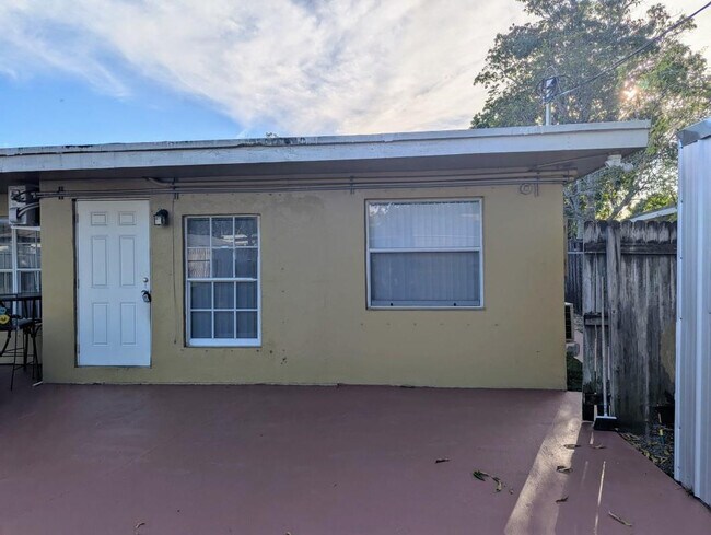 Foto del edificio - 664 W Melrose Cir