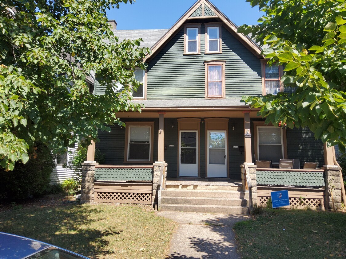 Primary Photo - 1124 Memorial Ave