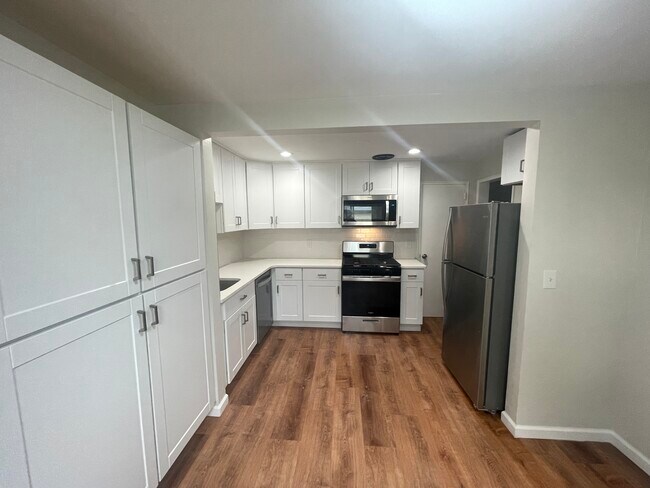 Foto del edificio - 1354 Amherst St