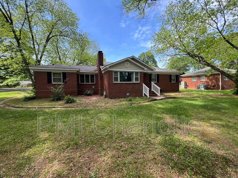 Foto principal - 5201 Allen Rd E