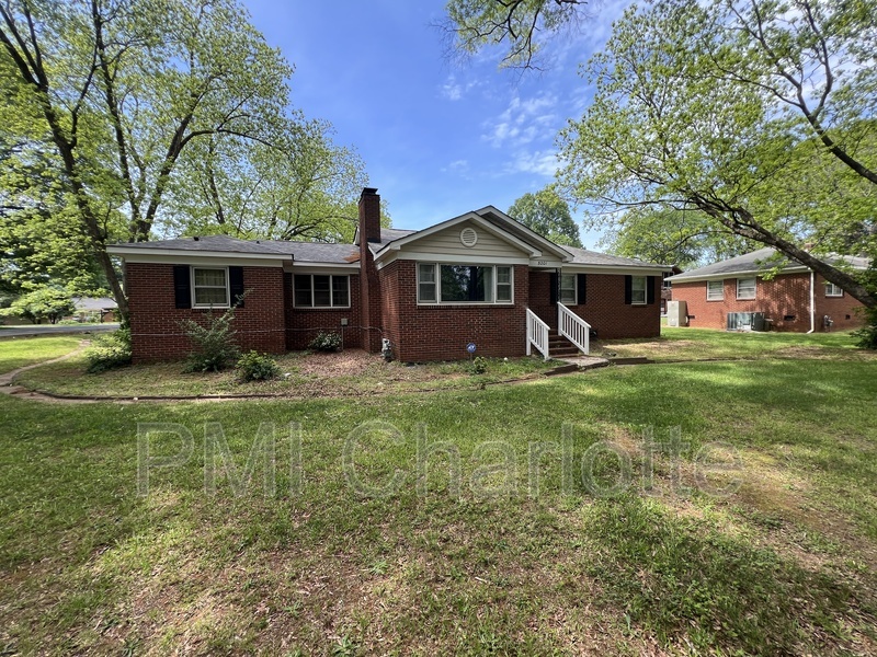 Primary Photo - 5201 Allen Rd E