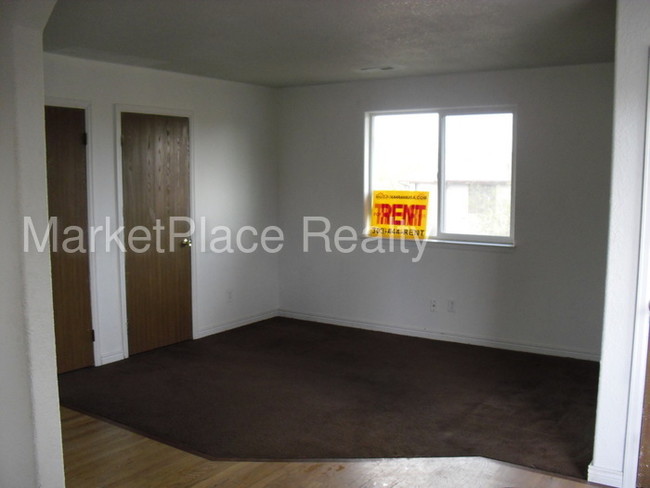 Building Photo - Duplex for rent - Commerce City