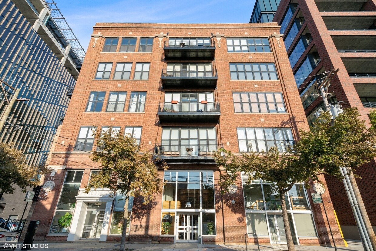 215 N Aberdeen St Unit 203B, Chicago, IL 60607 Condo for Rent in