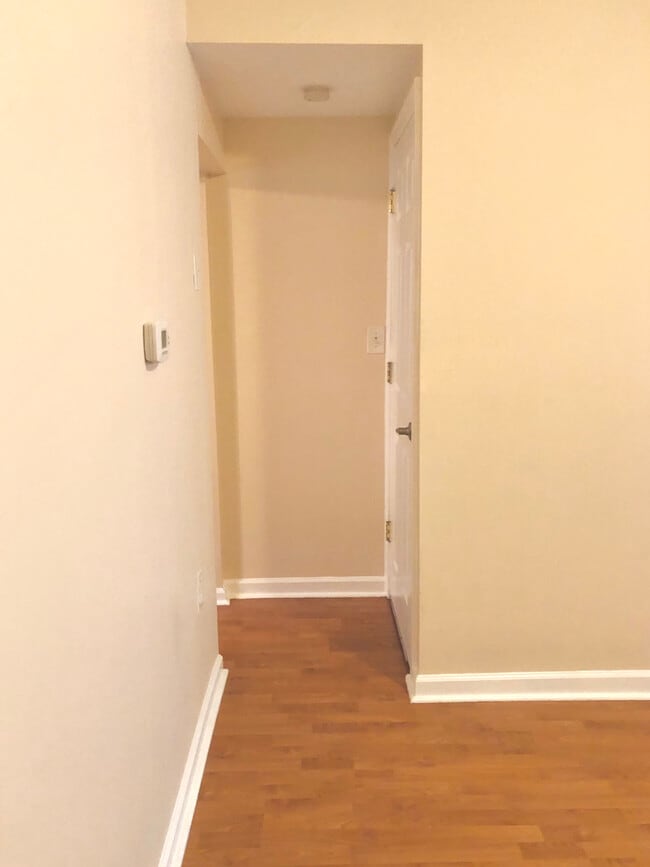 Planta baja 3 - 2331 E Harold St