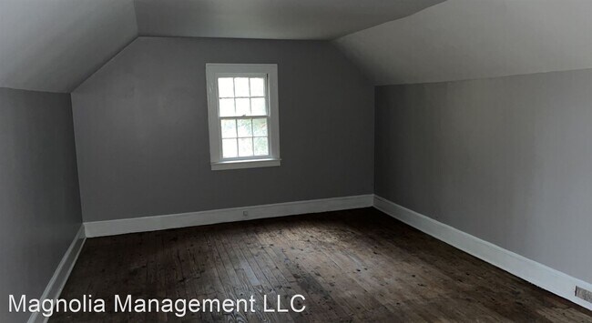 Building Photo - 3 br, 1 bath House - 836 E Montgomery St
