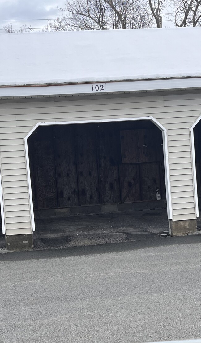 Car Garage - 1200 Hillside Ave