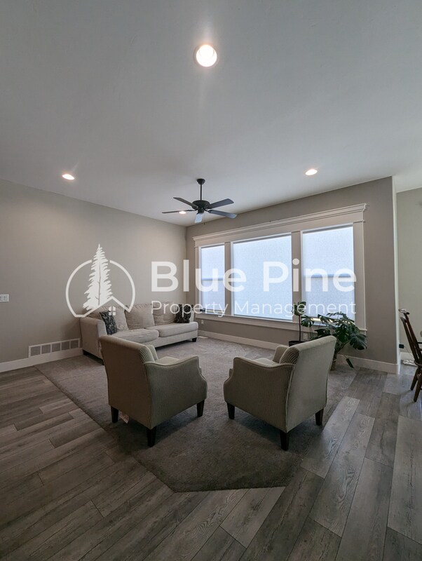 Foto del edificio - 4232 Athlen Wy