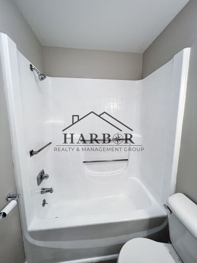 Foto del edificio - Renovated 1 Bedroom 1 Bath - SPECIAL: Lowe...