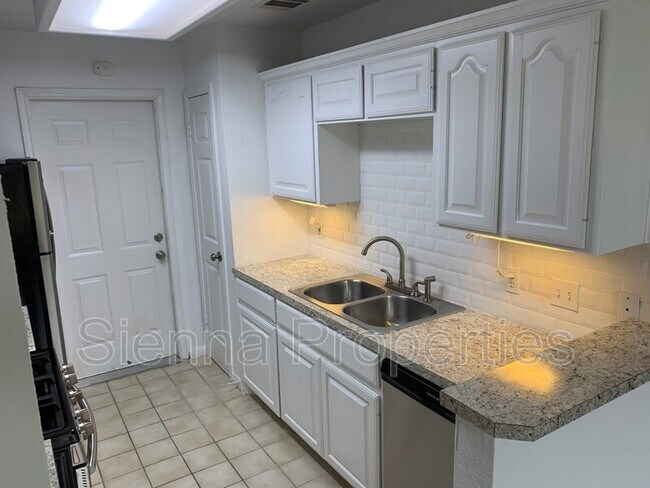 Foto del edificio - 2509 Riddle Rd