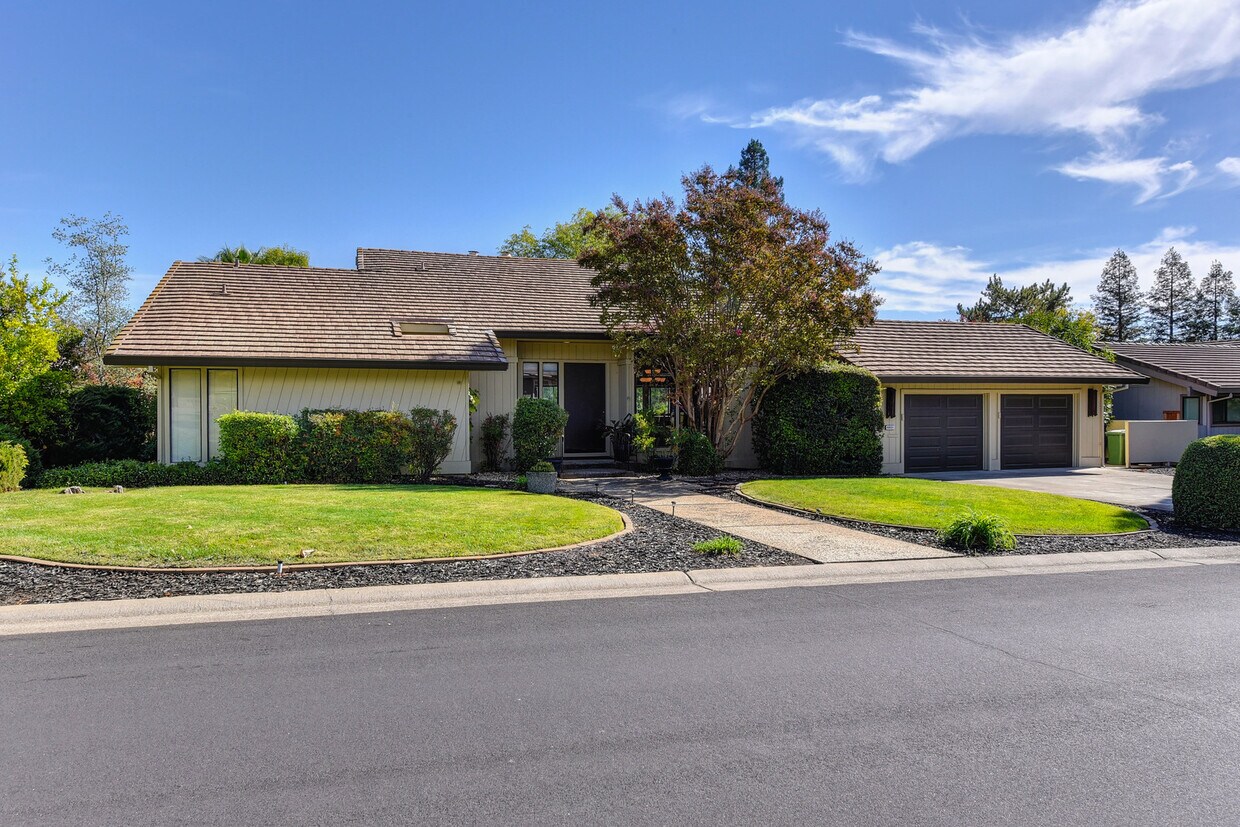 Primary Photo - 6931 Pera Dr
