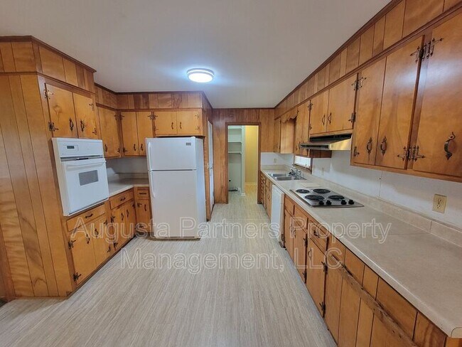 Foto del edificio - 1125 Crestview Dr