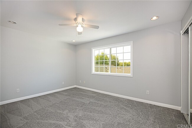 Foto del edificio - 2737 Yearling St