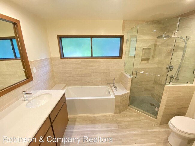Foto del edificio - 5 br, 3.5 bath House - 110 Glenwood Avenue