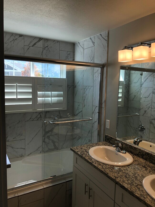 Foto del edificio - 772 N Fairfield Rd