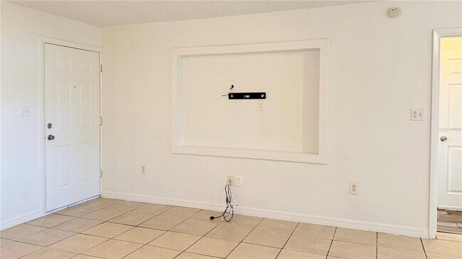 Building Photo - 1905 Park Manor Dr