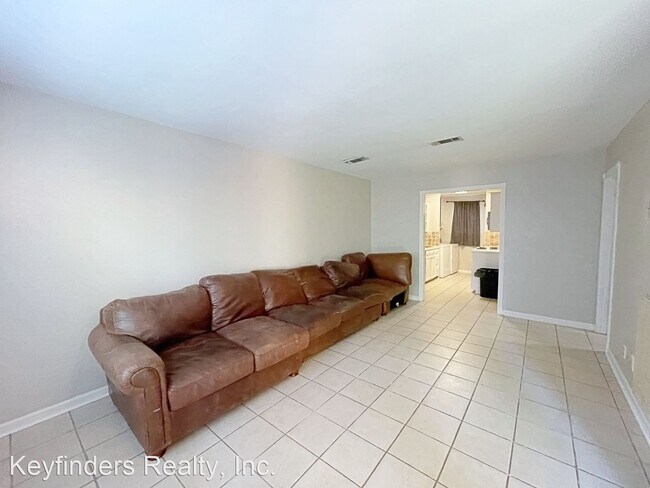 Building Photo - 2 br, 1.5 bath House - 5244 Stumberg Ln.Un...