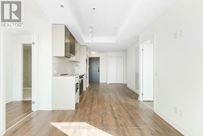 Building Photo - 405 Dundas St W