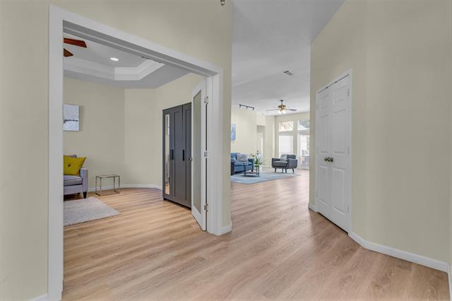 Building Photo - 8820 Smokey Dr