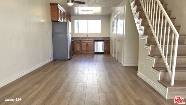 Building Photo - 140 N Berendo St